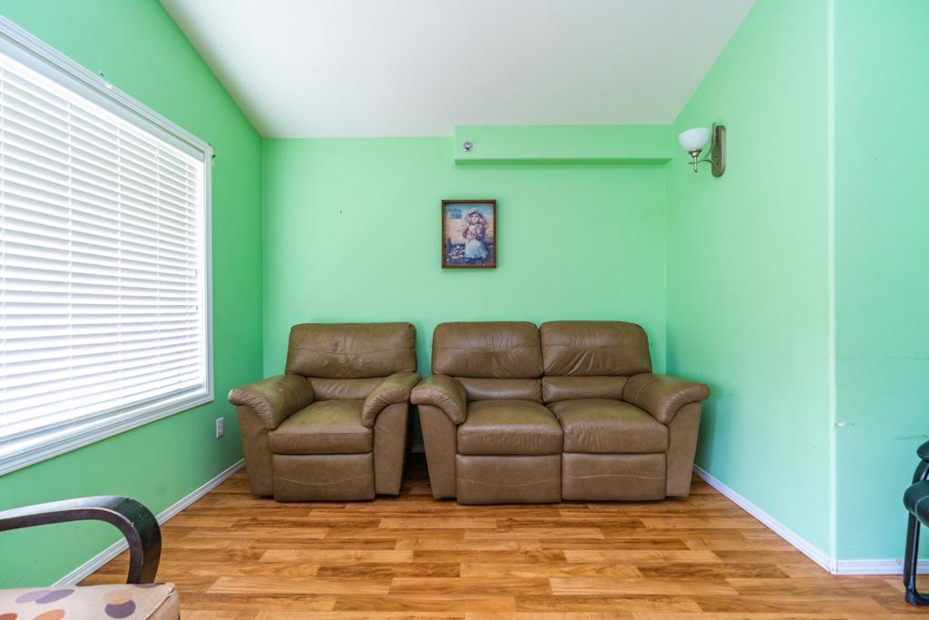 seating-room-2